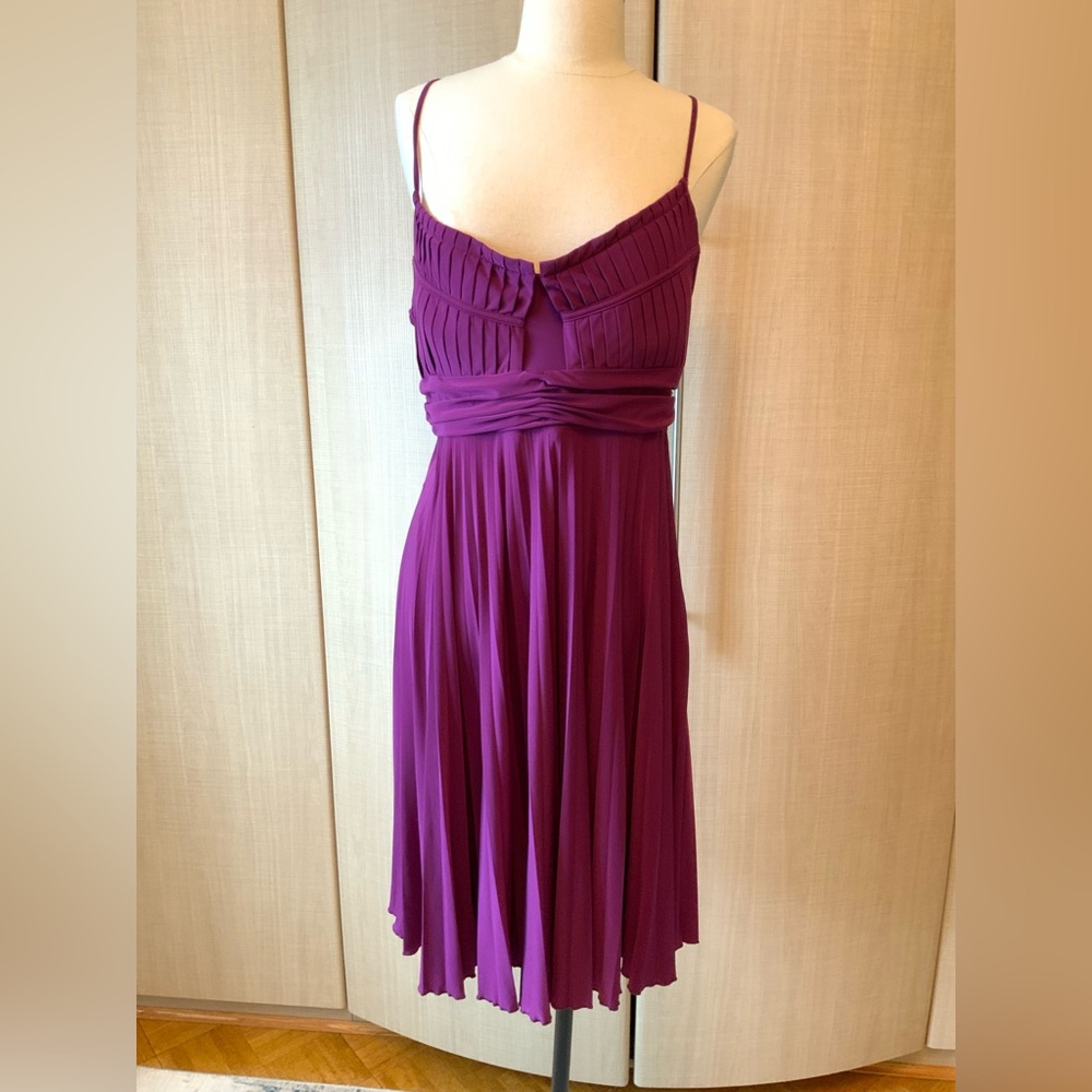 Women’s Maxandcleo Purple knee length pleated strappy dress size 10